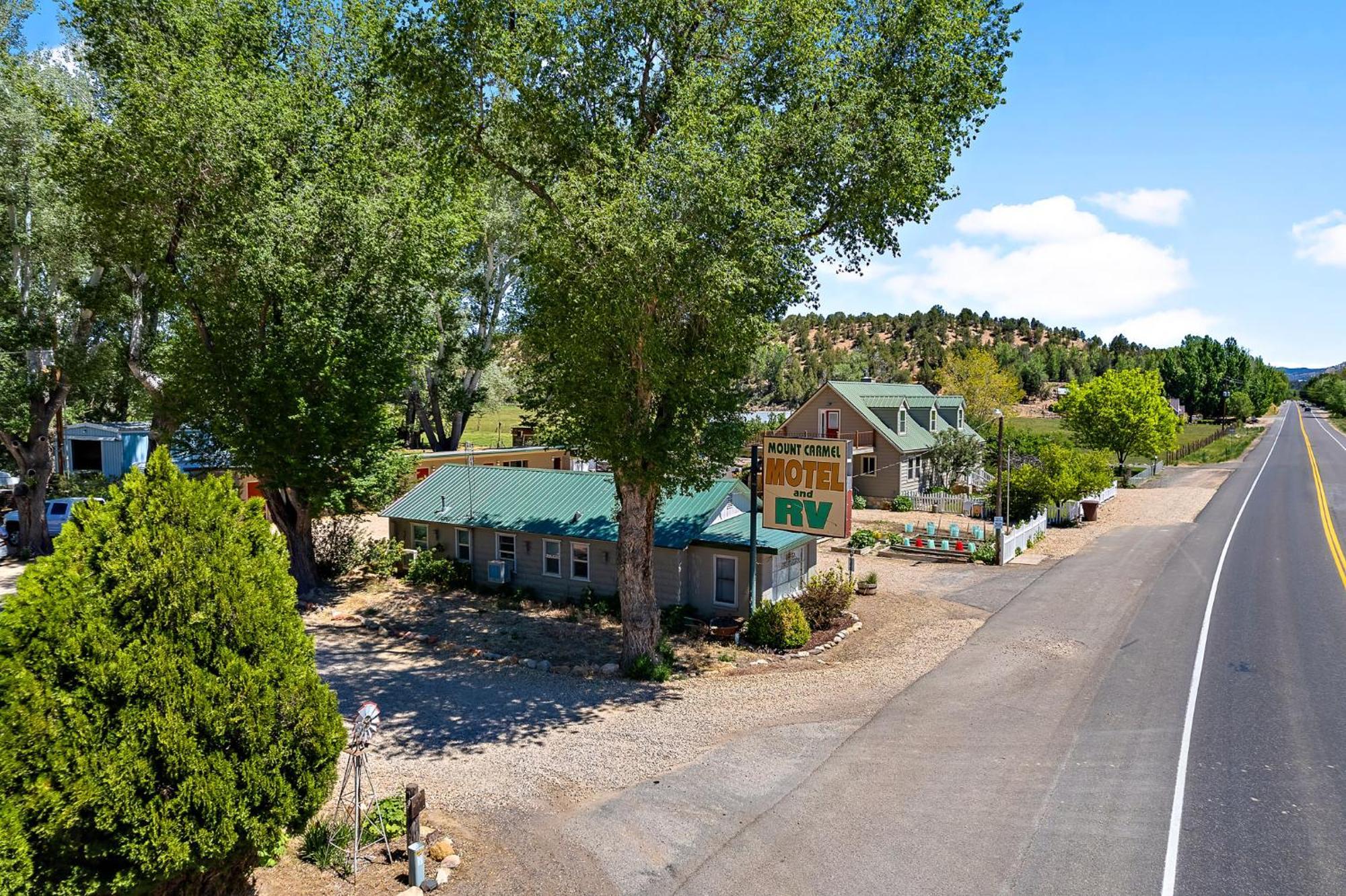 Mt Carmel Motel Close To Zion National Park Маунт-Кармел Экстерьер фото